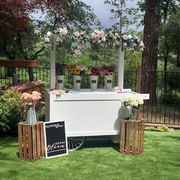 Wedding flower bar station