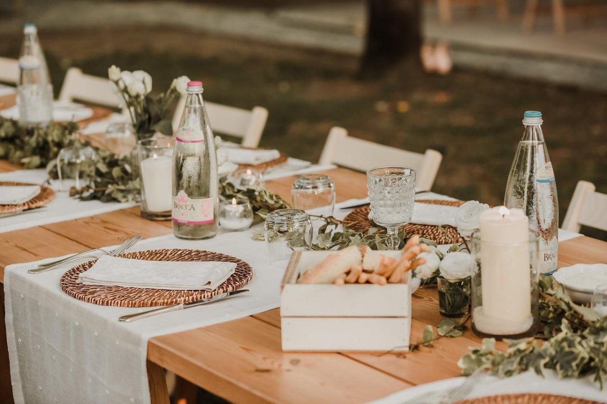 Budget wedding table setting