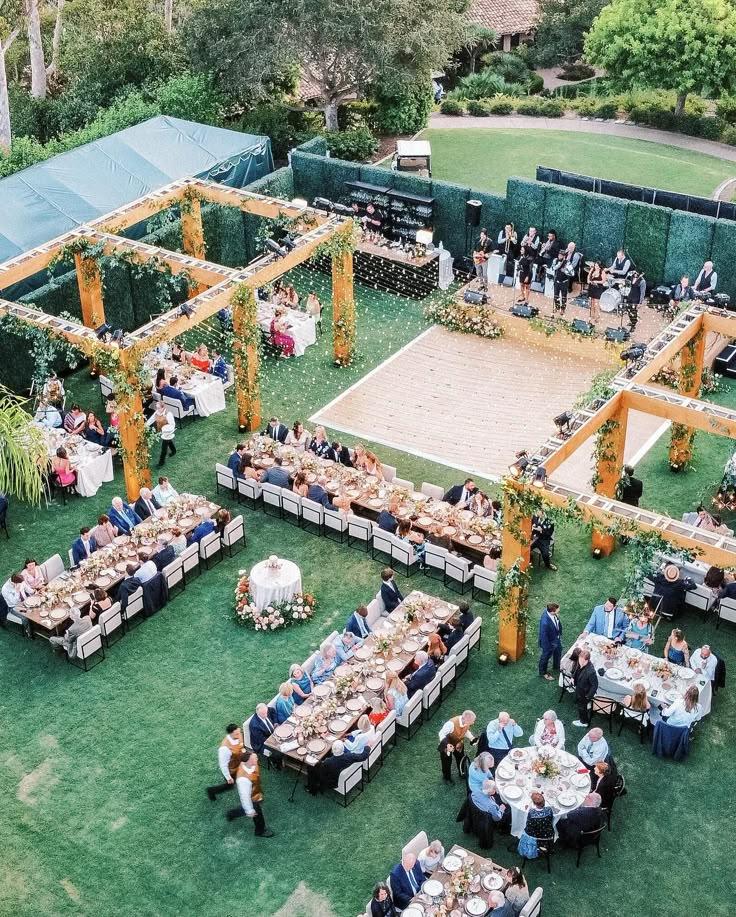 Backyard ceremony reception transition
