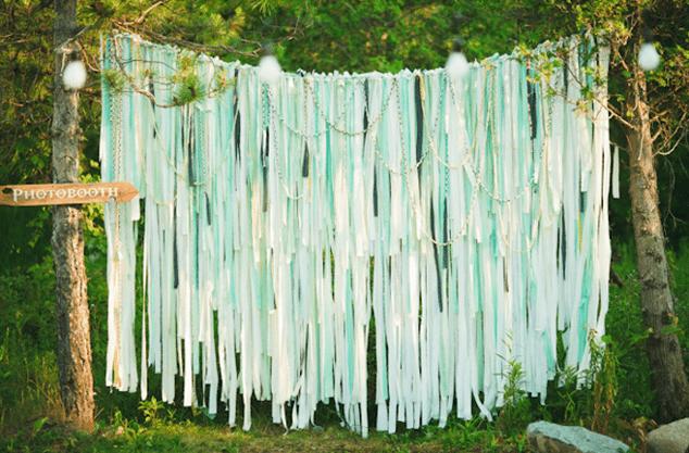 DIY wedding photo booth backdrop