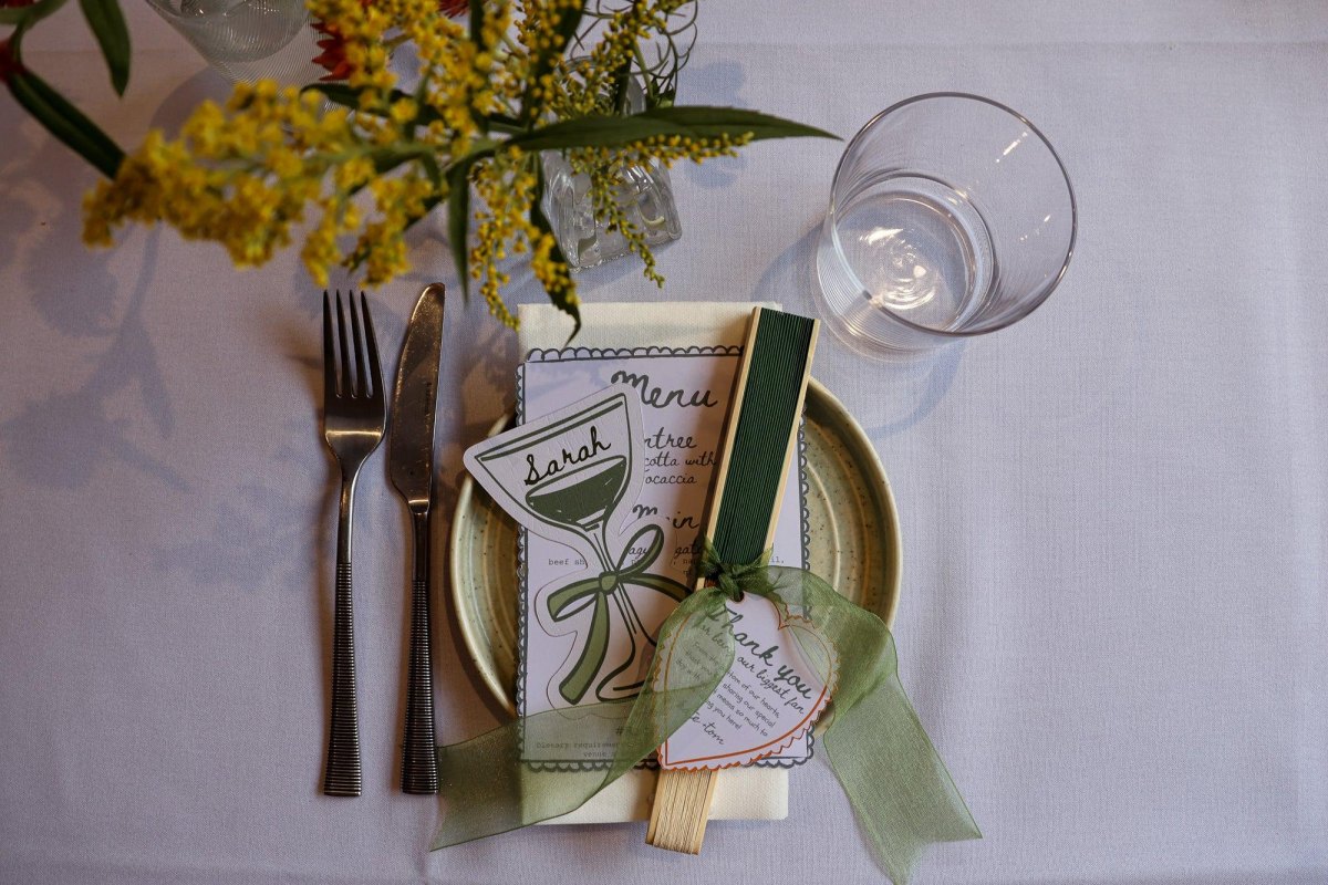 DIY wedding menu and place cards