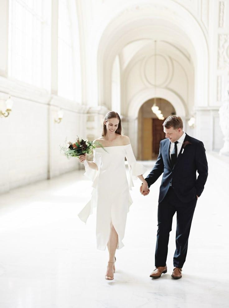 Elegant courthouse wedding couple