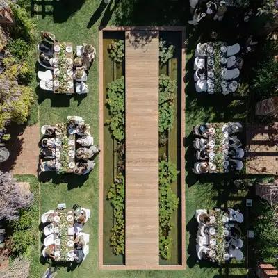 Garden pathway wedding guest flow