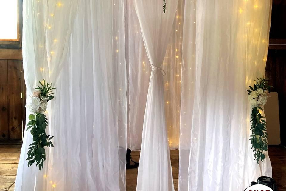 DIY wedding photo booth backdrop