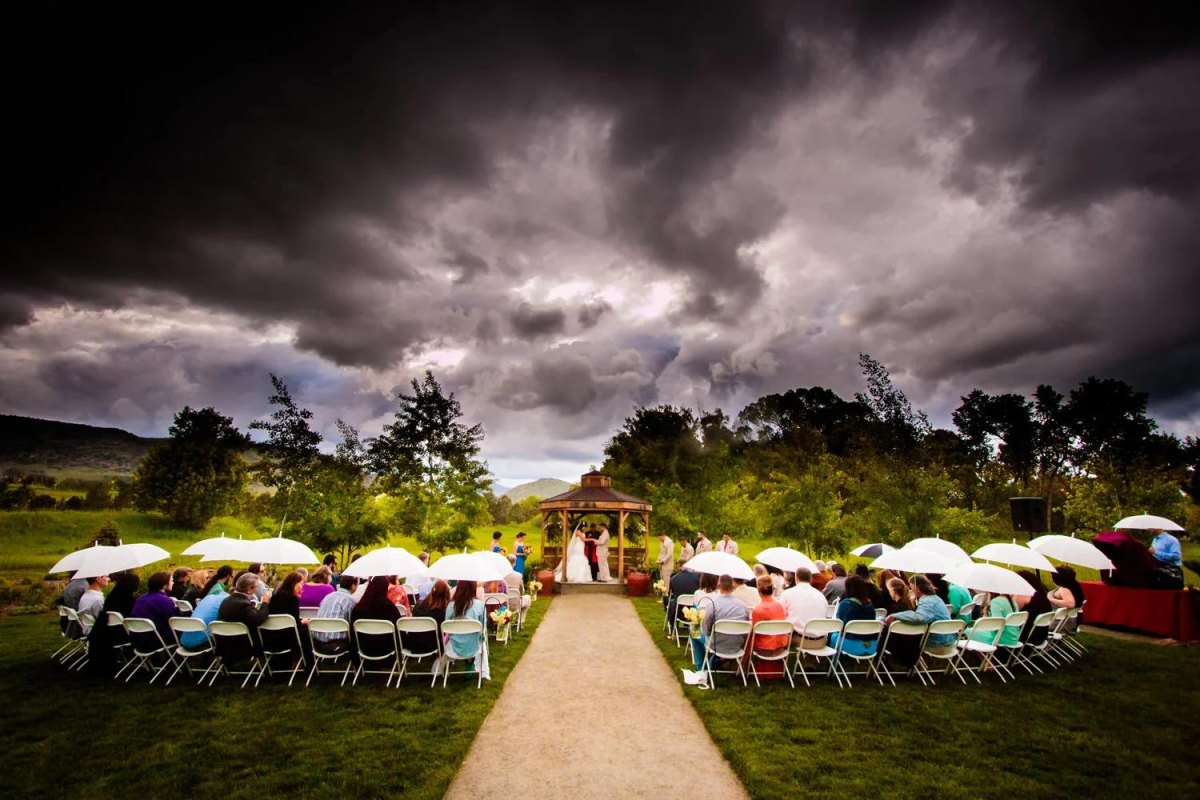 Outdoor Wedding Mistakes Couples Should Avoid
