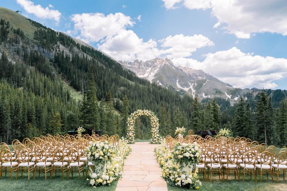 Mountain wedding venue scenic ceremony