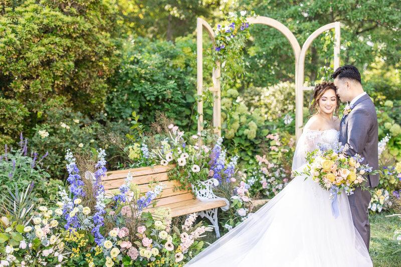 Romantic garden wedding photo spot
