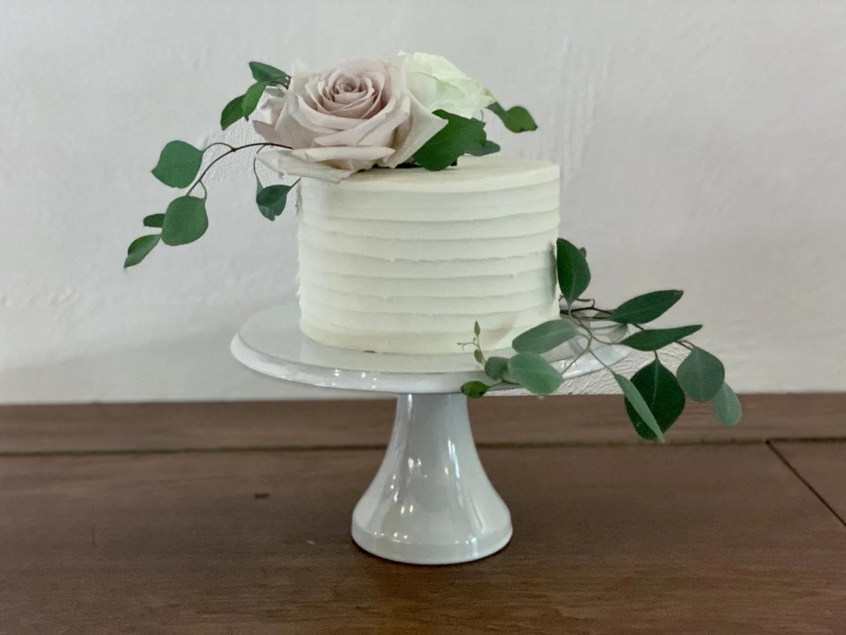 Simple elegant wedding cake